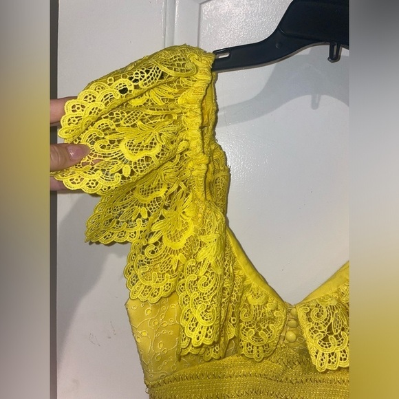 NWT! Alice + Olivia Bleeker Ruffled Lace Crop Top Sunbeam Yellow Smocked🌼 XS - Picture 13 of 16